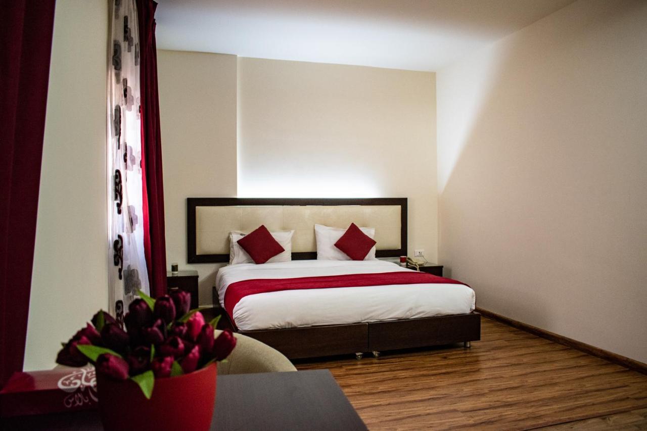 Al Murjan Palace Hotel Jounieh Bagian luar foto