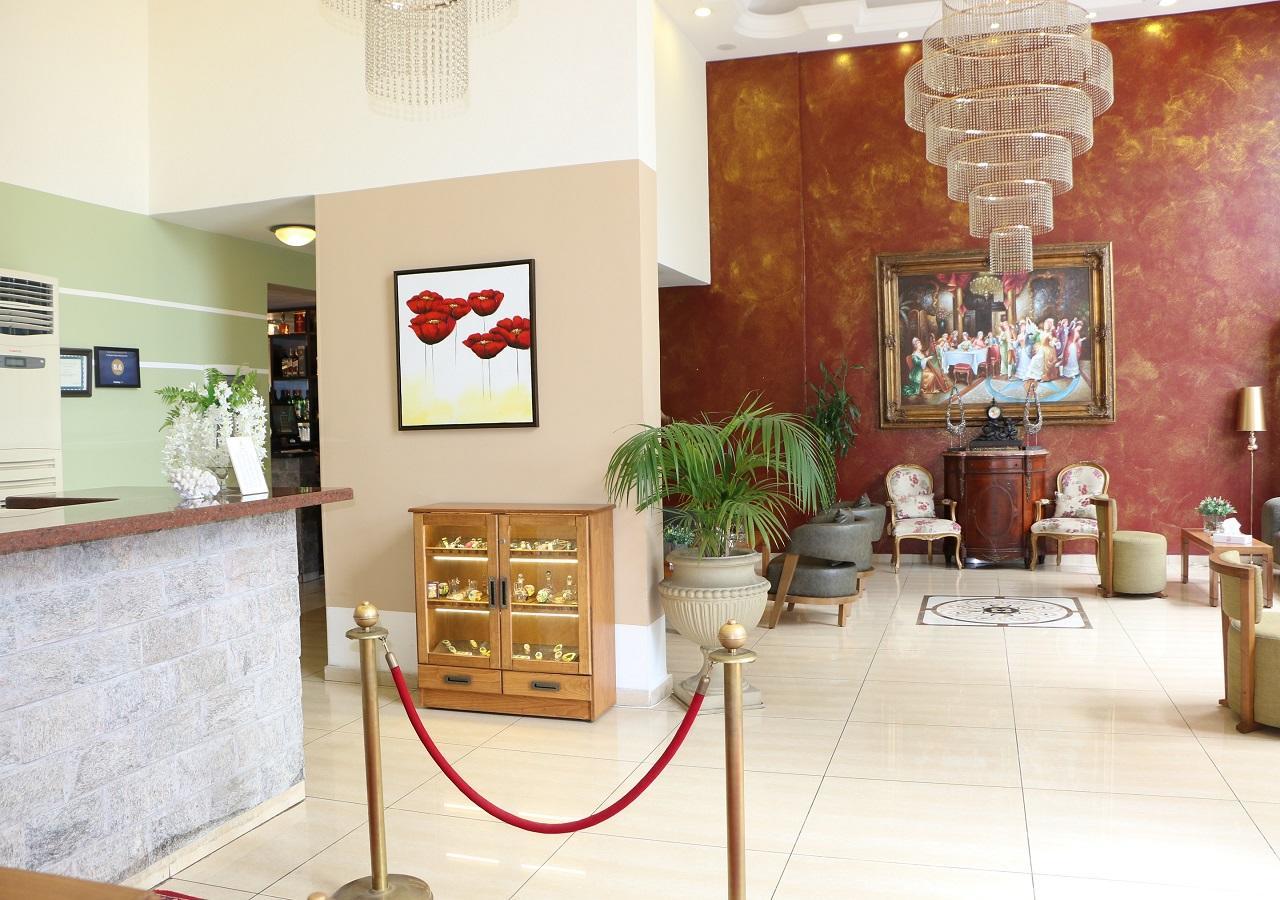 Al Murjan Palace Hotel Jounieh Bagian luar foto